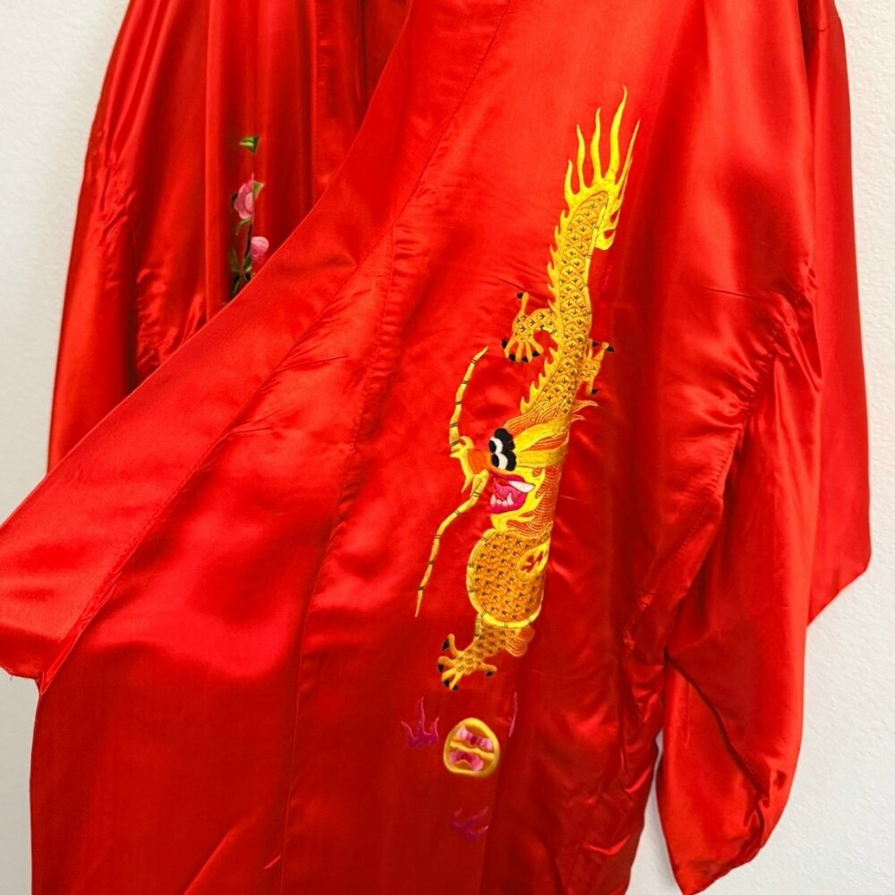ESME 100% Silk Red Kimono Robe Embroidered Dragon (No belt) Size M ? - Picture 7 of 10